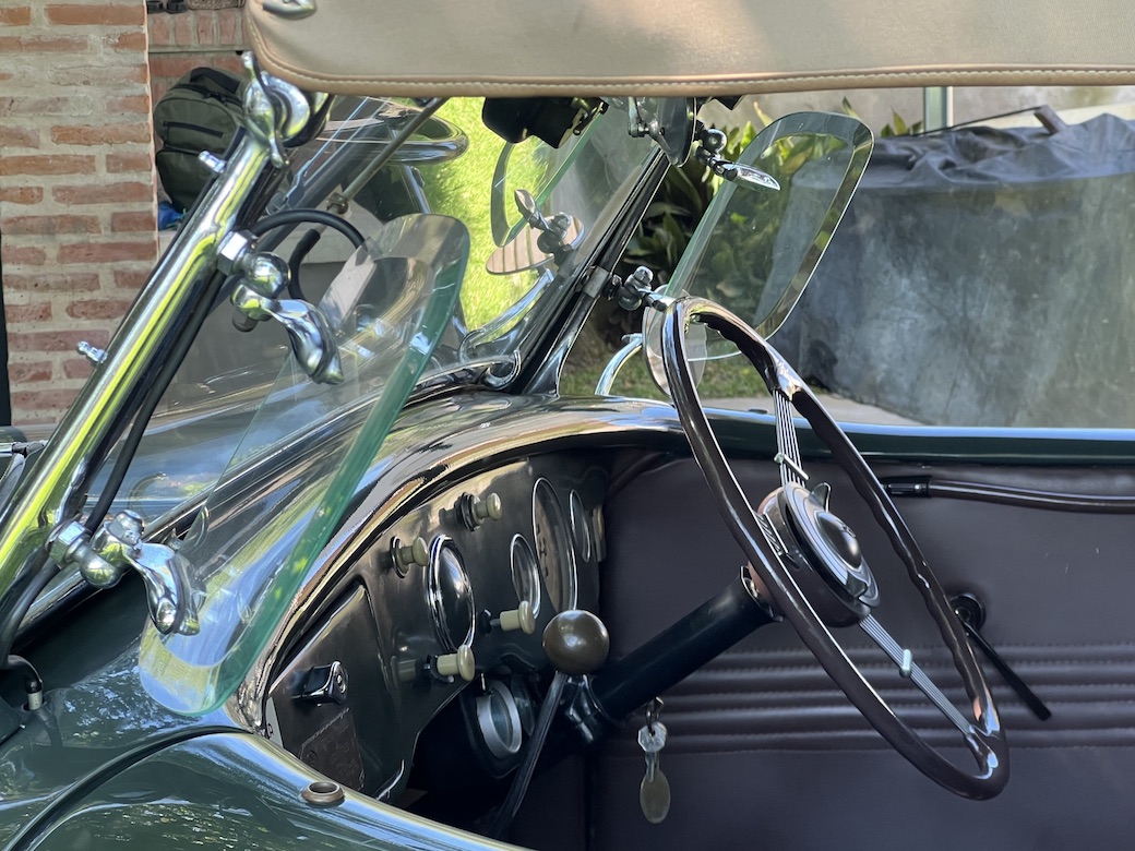 Mira esta publicación de Ford V8 1935 en Motordil