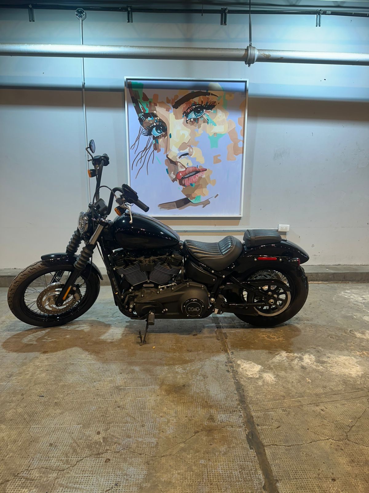 Mirá esta publicación de Harley Davidson FLS Softail Slim Black