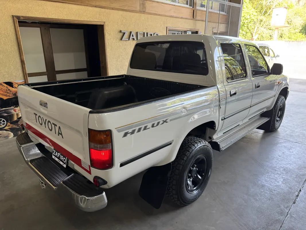Mira esta publicación de Toyota Hilux 2005 en Motordil