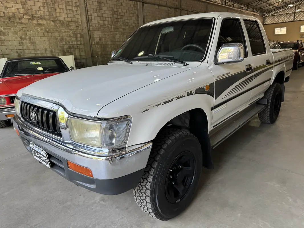 Mira esta publicación de Toyota Hilux 2005 en Motordil