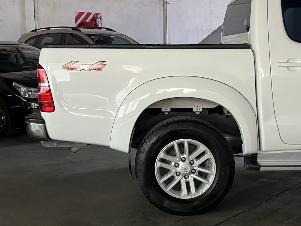 Mira esta publicación de Toyota Hilux 2015 en Motordil