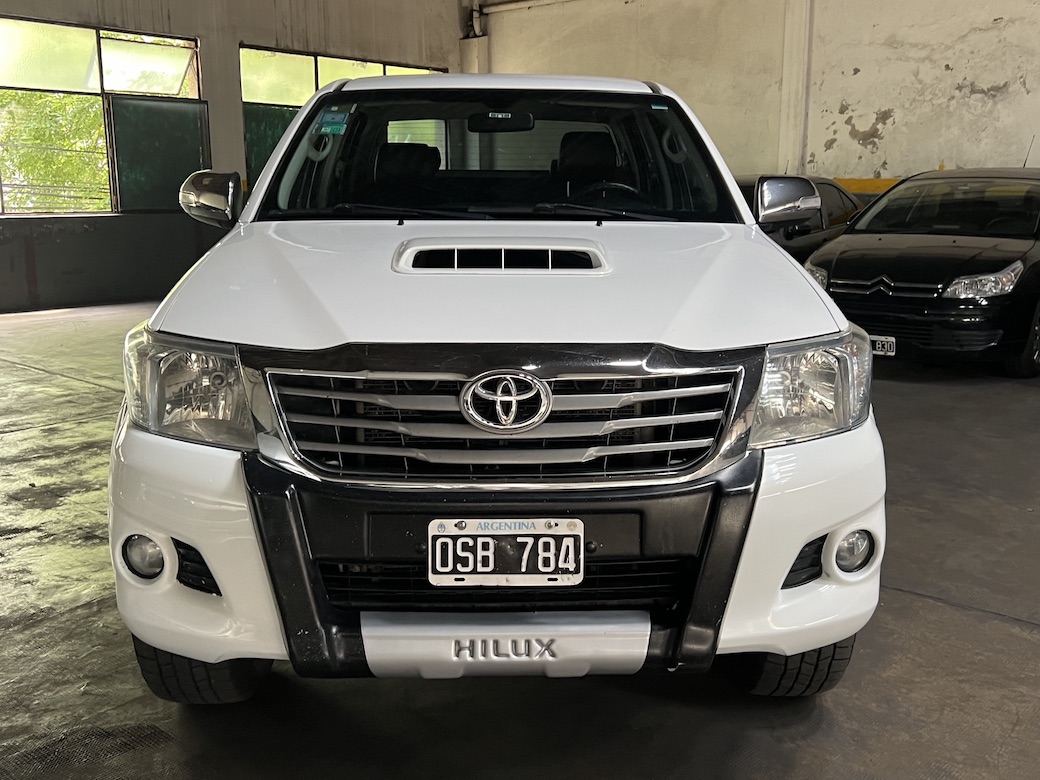 Mira esta publicación de Toyota Hilux 2015 en Motordil
