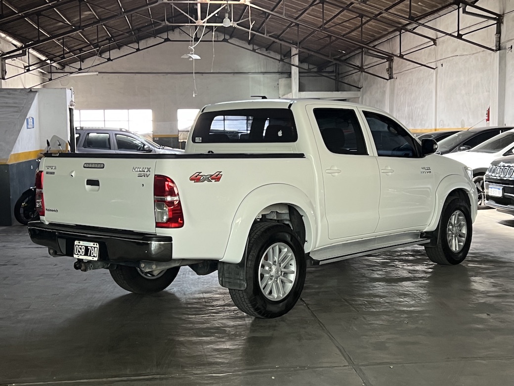 Mira esta publicación de Toyota Hilux 2015 en Motordil