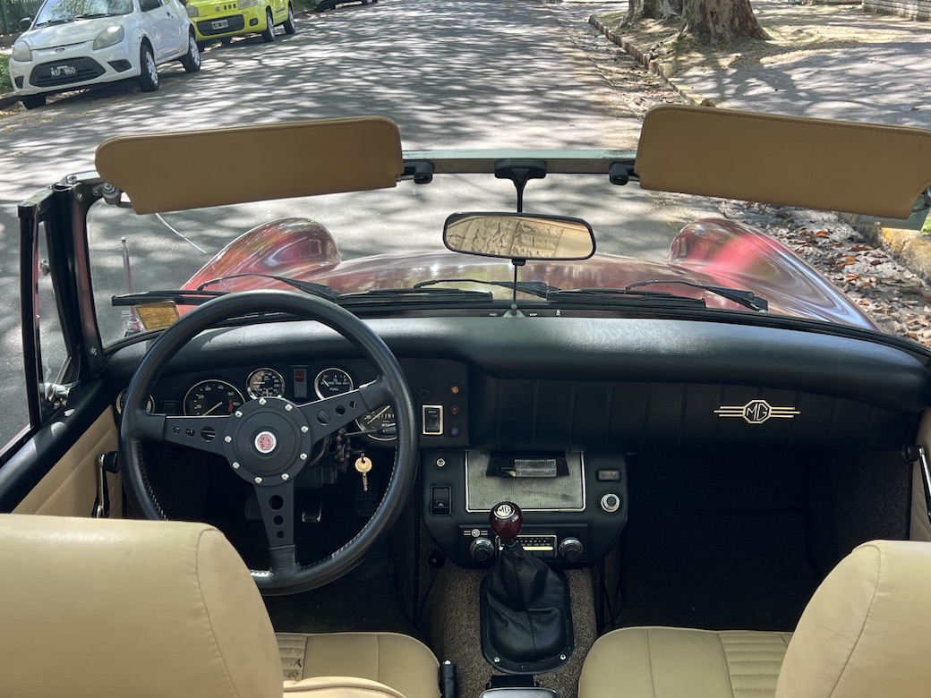 Mira esta publicación de MG Otros 1979 en Motordil