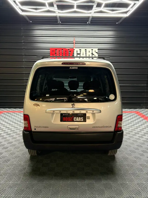 Mira esta publicación de Peugeot Partner 2016 en Motordil