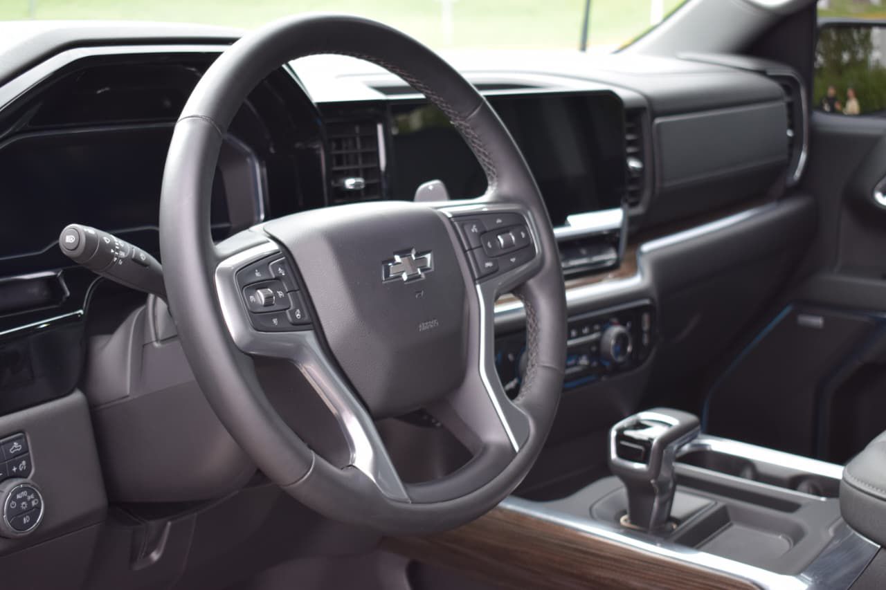 Mira esta publicación de Chevrolet Silverado 2025 en Motordil