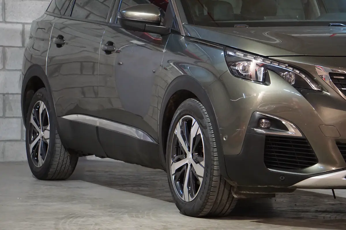 Mira esta publicación de Peugeot 5008 2018 en Motordil