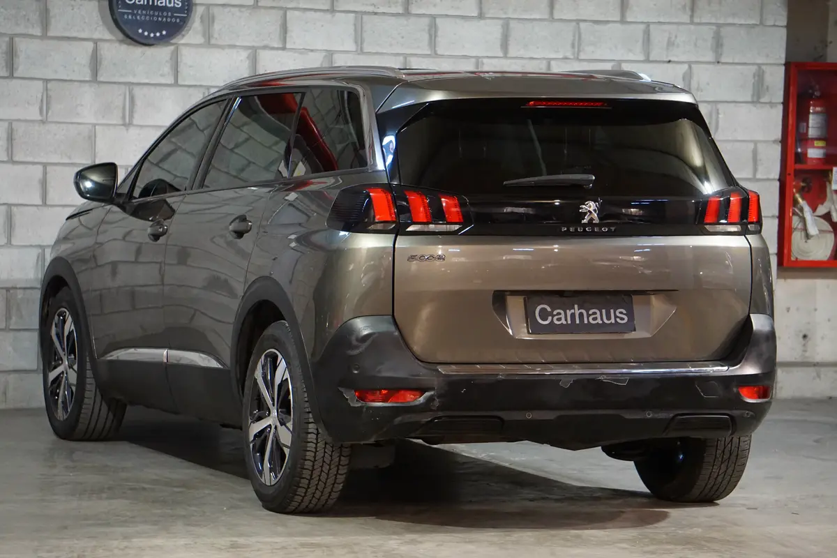 Mira esta publicación de Peugeot 5008 2018 en Motordil