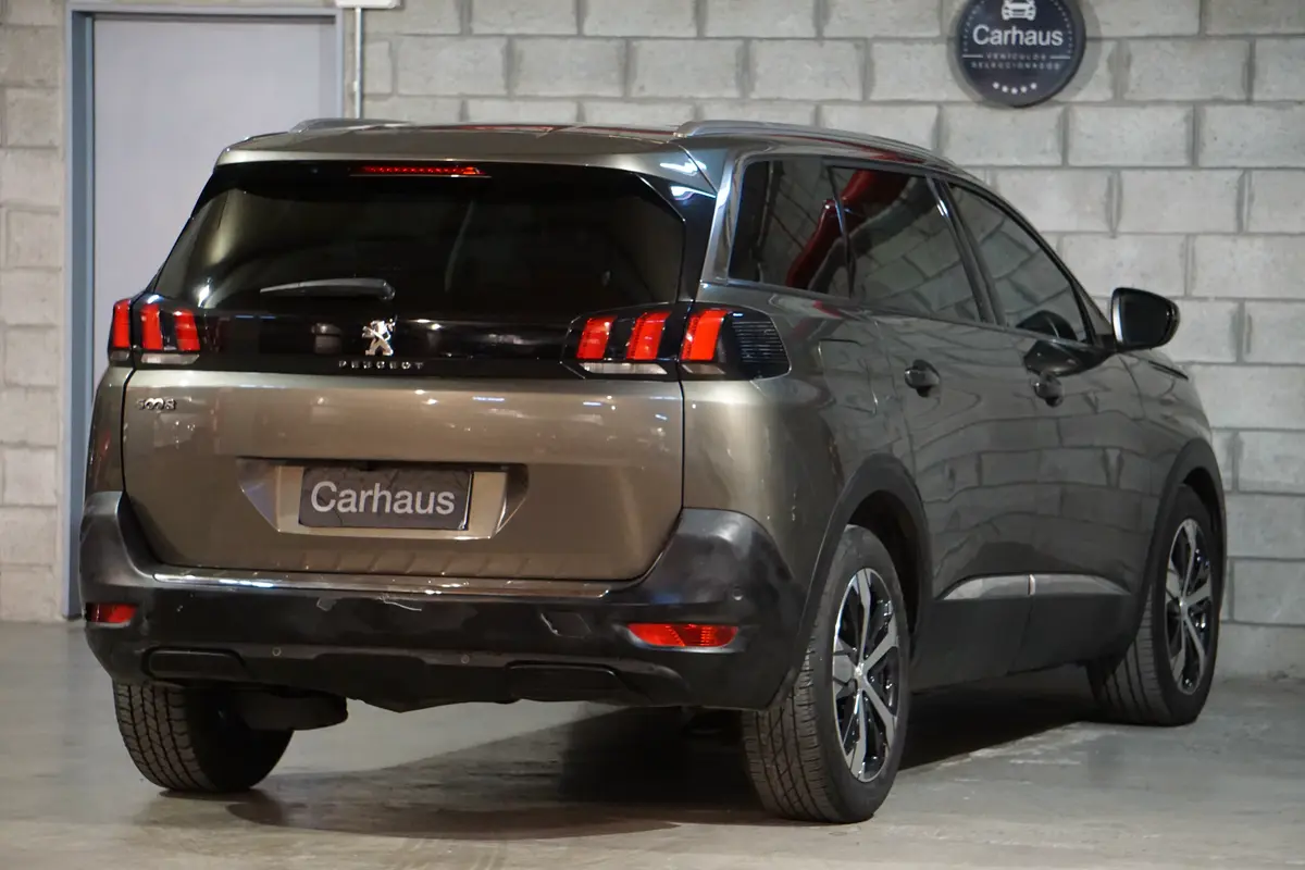 Mira esta publicación de Peugeot 5008 2018 en Motordil