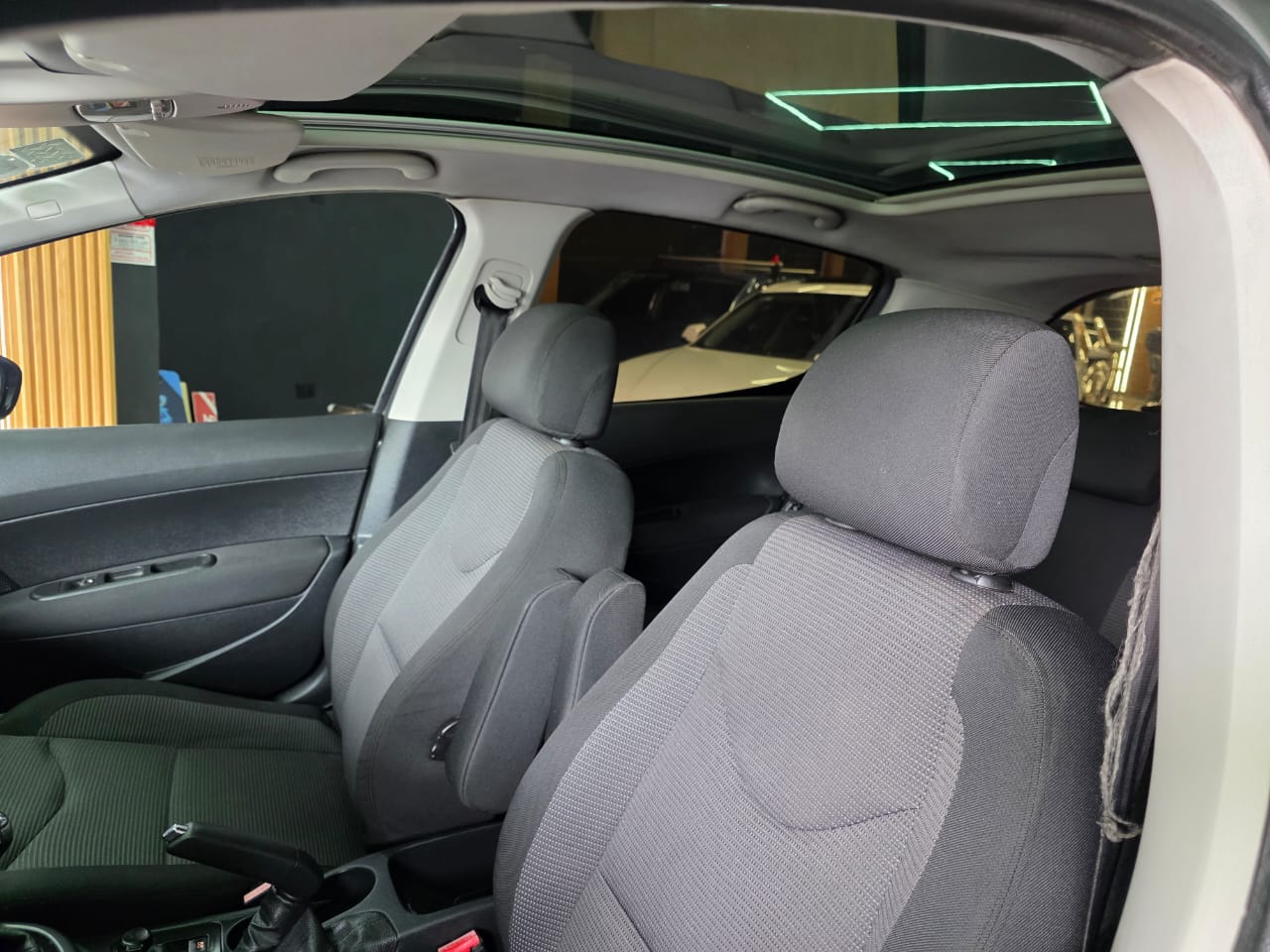 Mira esta publicación de Peugeot 308 2012 en Motordil