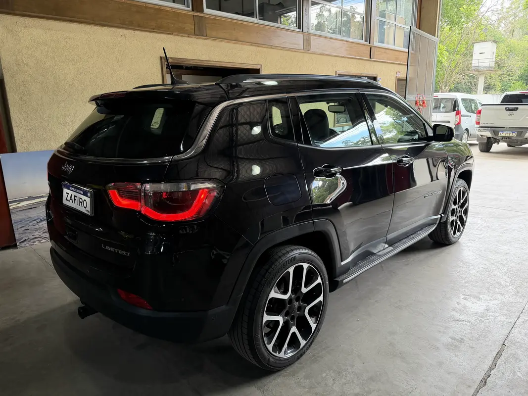 Mira esta publicación de Jeep Compass 2019 en Motordil