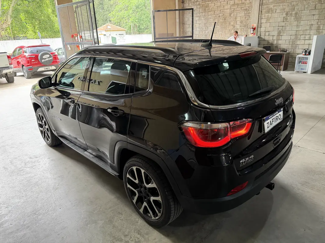 Mira esta publicación de Jeep Compass 2019 en Motordil