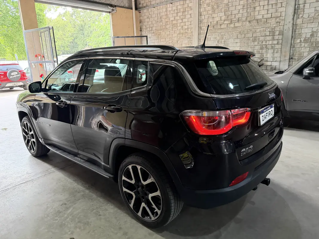 Mira esta publicación de Jeep Compass 2019 en Motordil