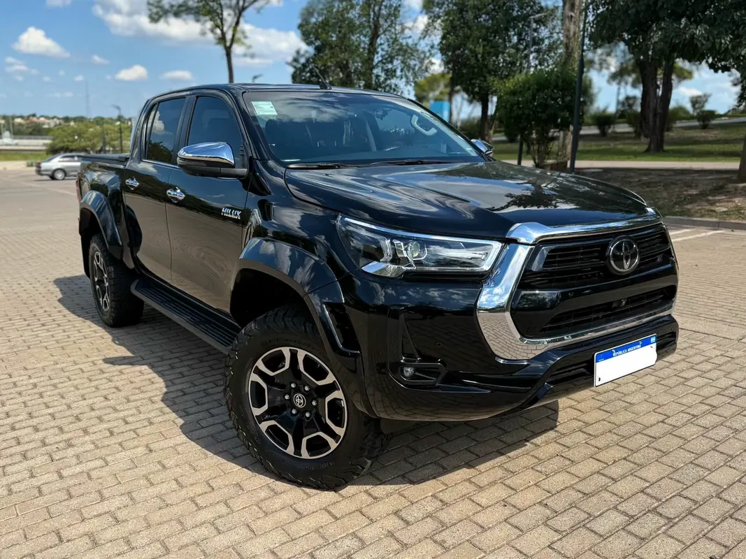 Mira esta publicación de Toyota Hilux 2024 en Motordil