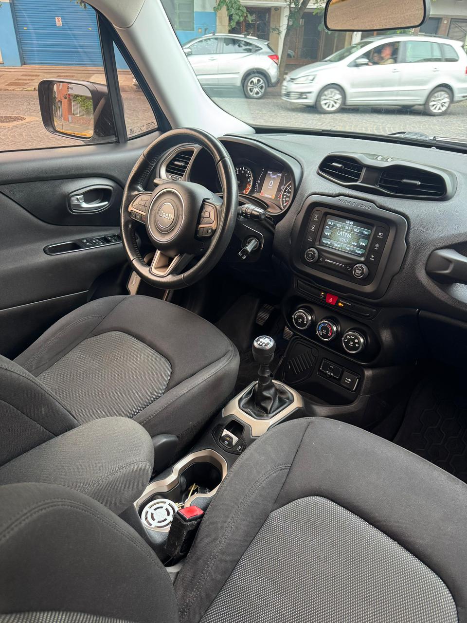 Mira esta publicación de Jeep Renegade 2017 en Motordil