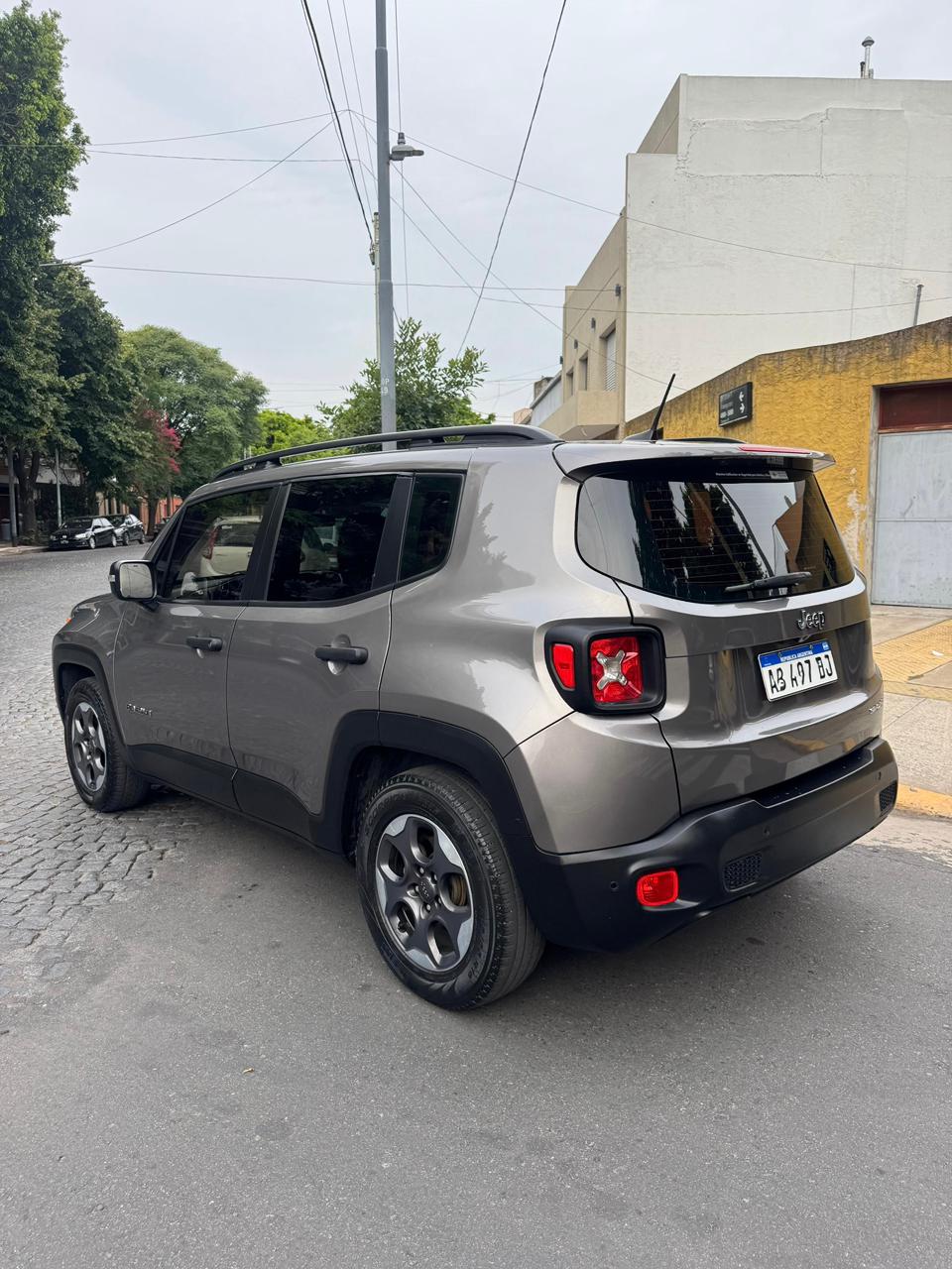 Mira esta publicación de Jeep Renegade 2017 en Motordil