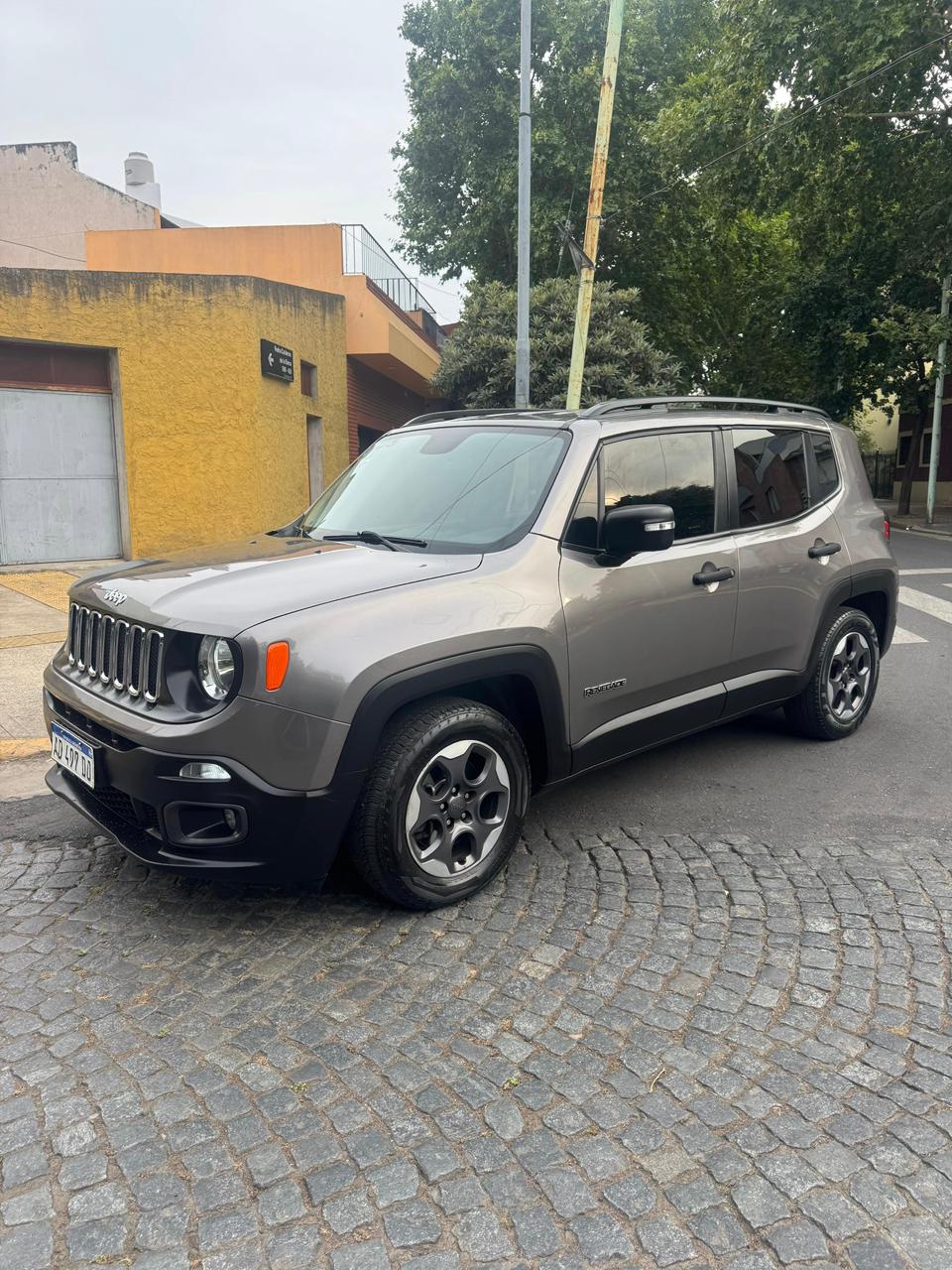 Mira esta publicación de Jeep Renegade 2017 en Motordil
