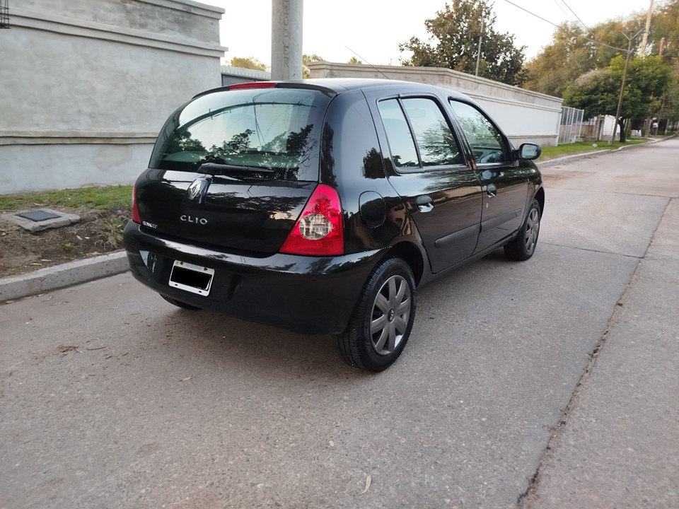 Mira esta publicación de Renault Clio 2 2011 en Motordil