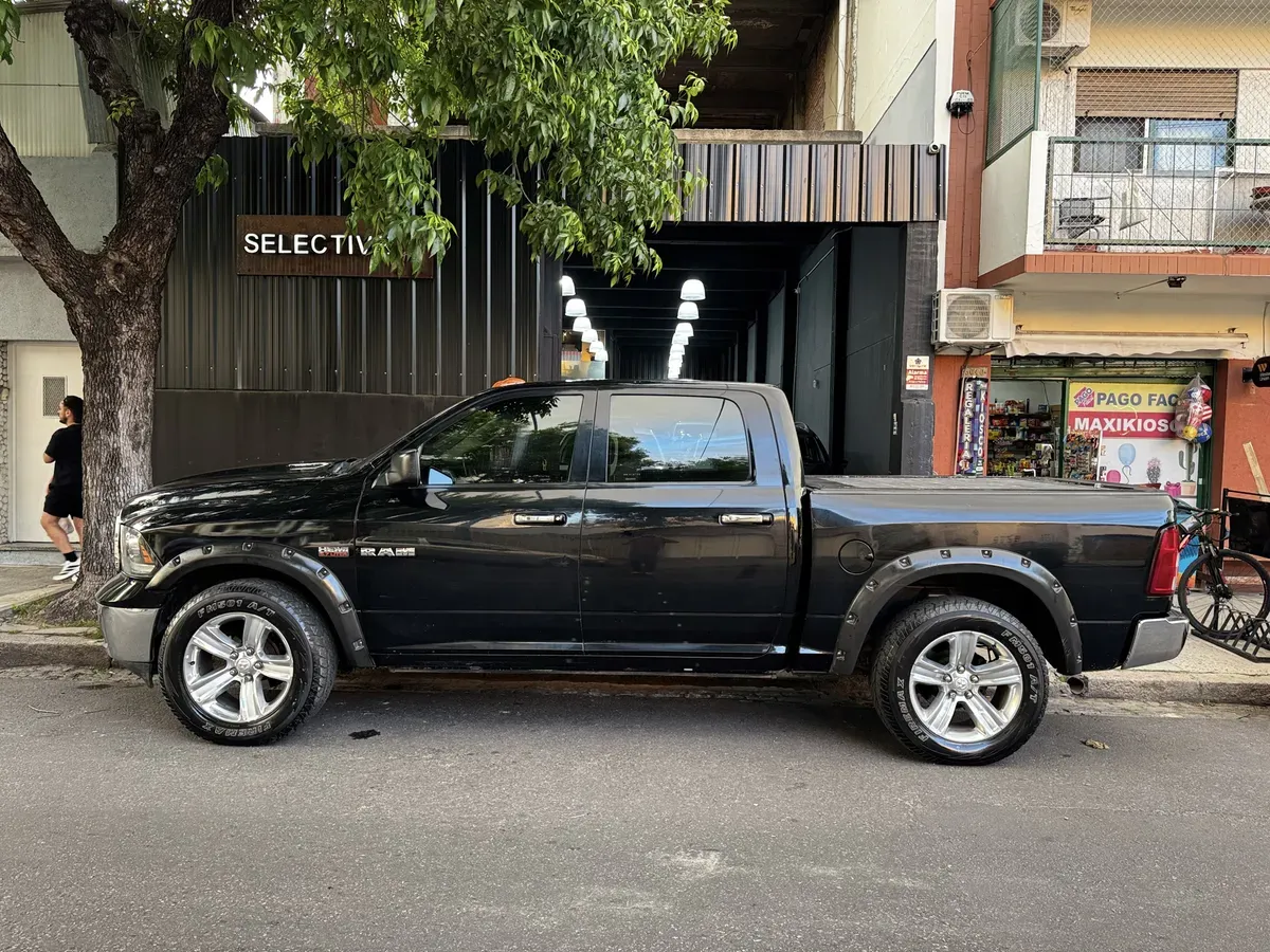 Mira esta publicación de RAM 1500 2015 en Motordil