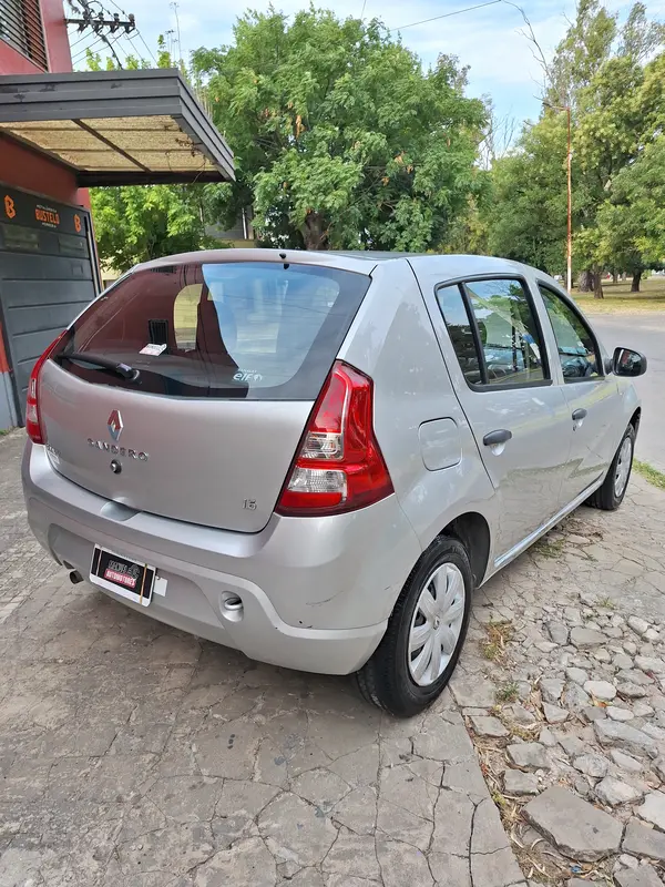 Mira esta publicación de Renault Sandero 2013 en Motordil
