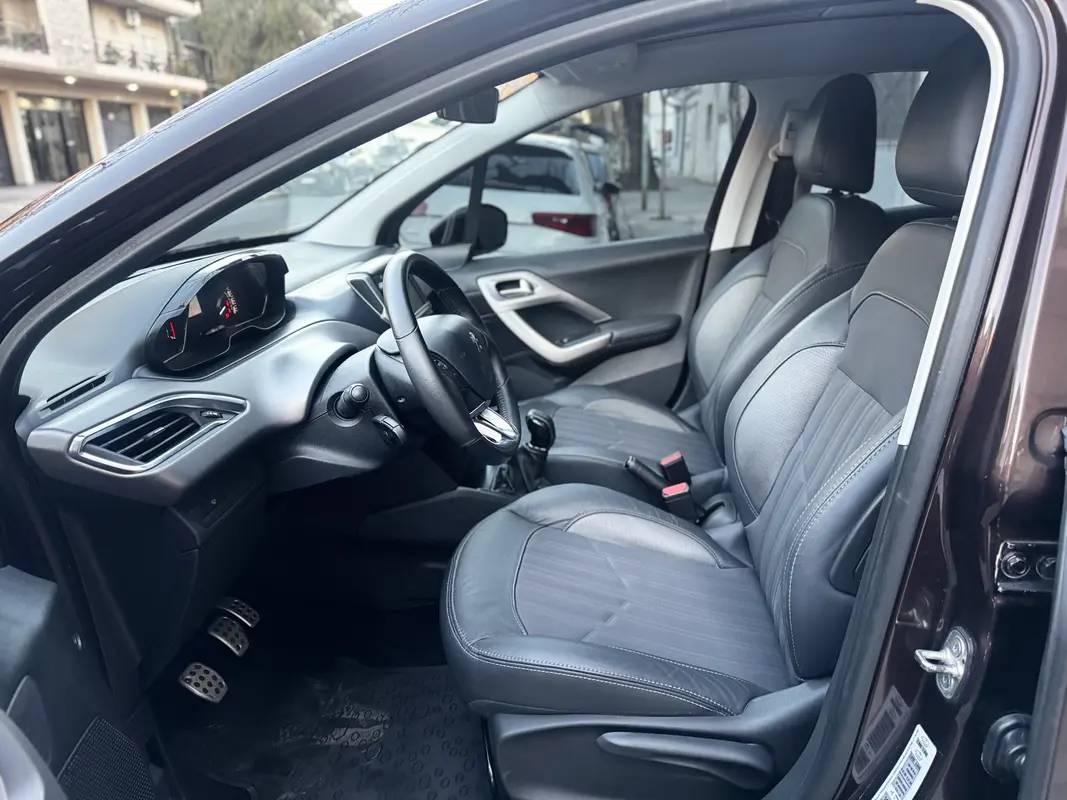 Mira esta publicación de Peugeot 208 2017 en Motordil