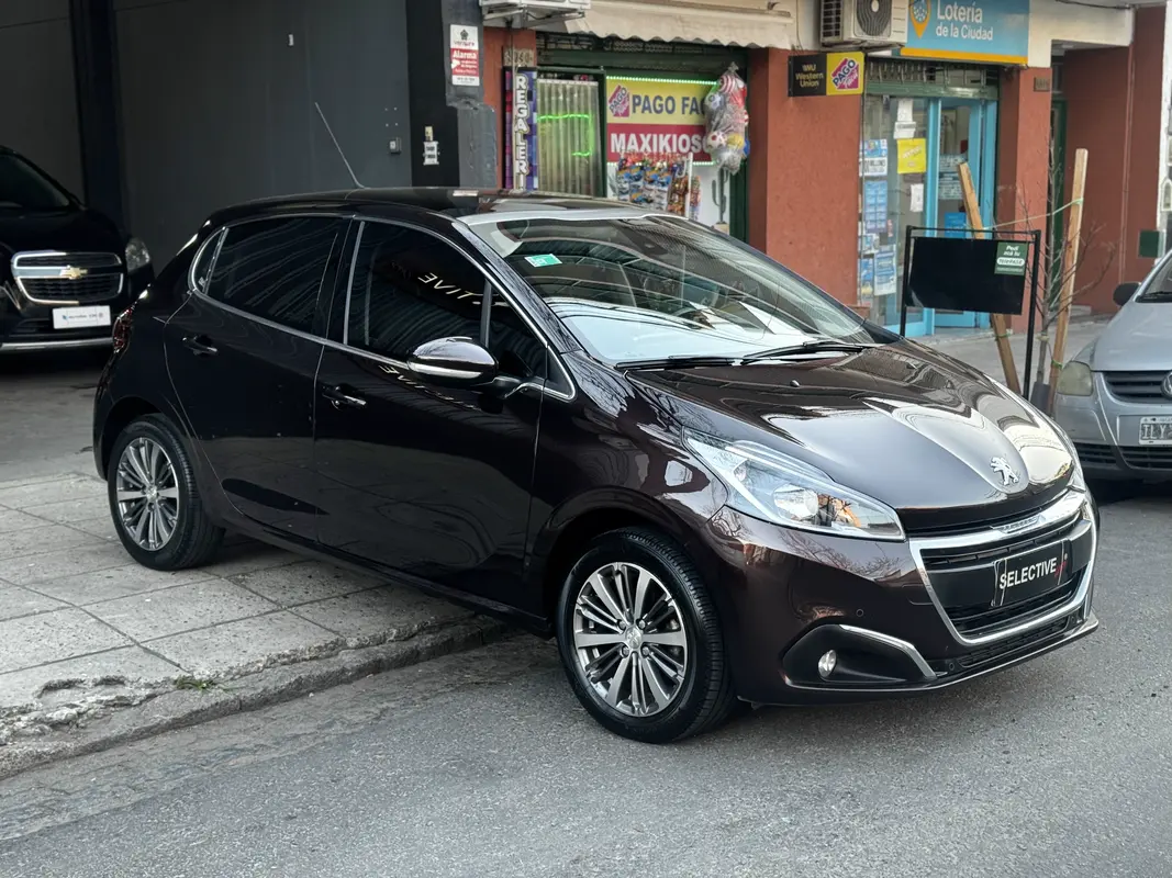 Mira esta publicación de Peugeot 208 2017 en Motordil