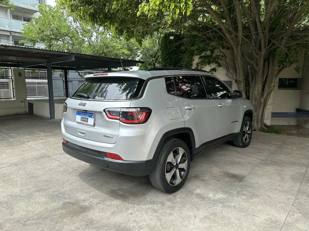 Mira esta publicación de Jeep Compass 2017 en Motordil