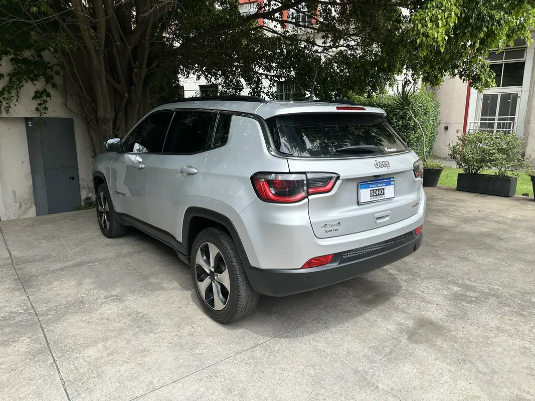 Mira esta publicación de Jeep Compass 2017 en Motordil