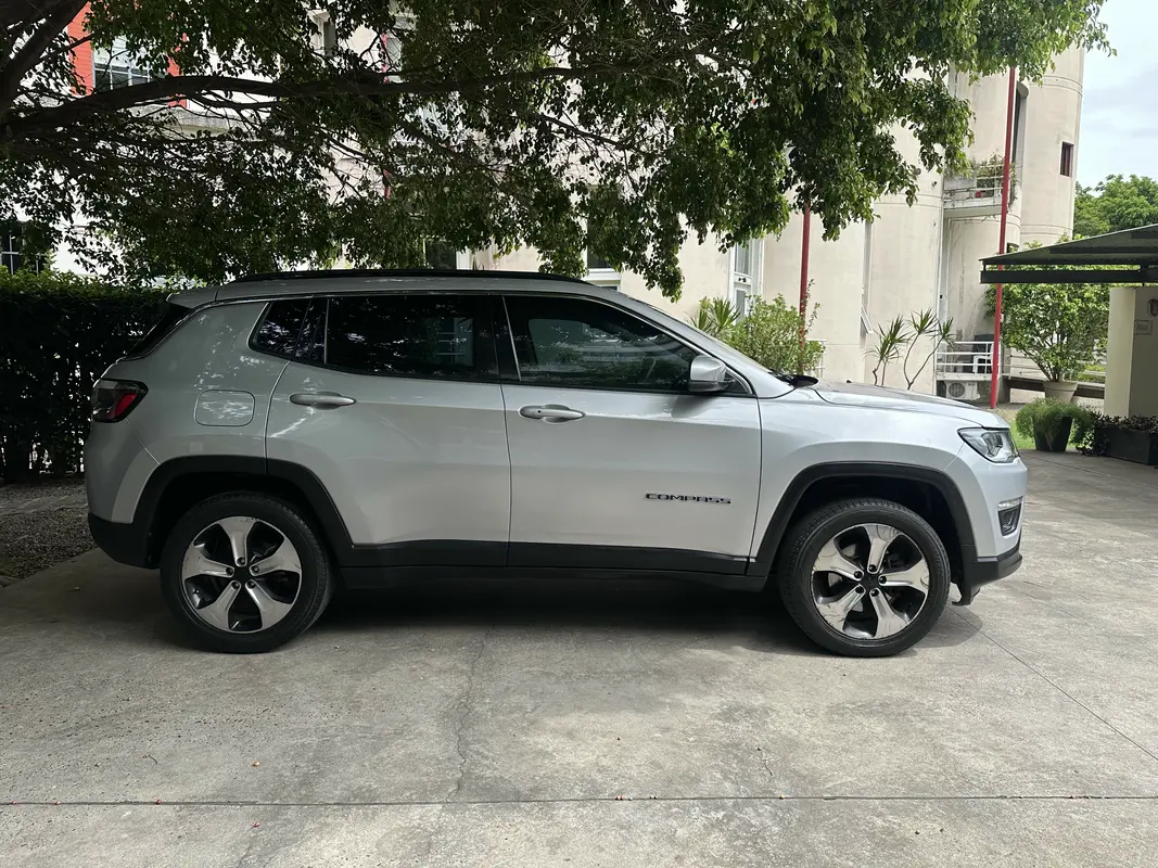 Mira esta publicación de Jeep Compass 2017 en Motordil