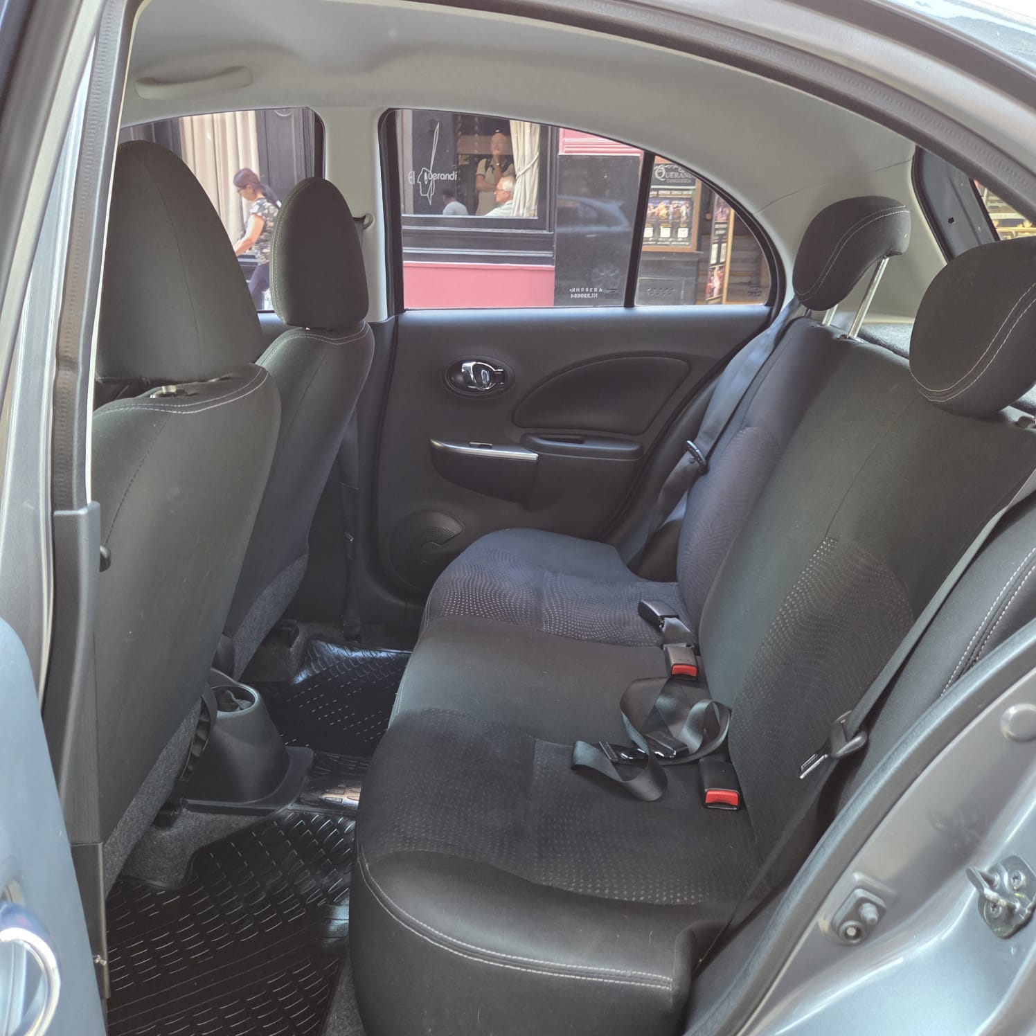 Mira esta publicación de Nissan March 2017 en Motordil