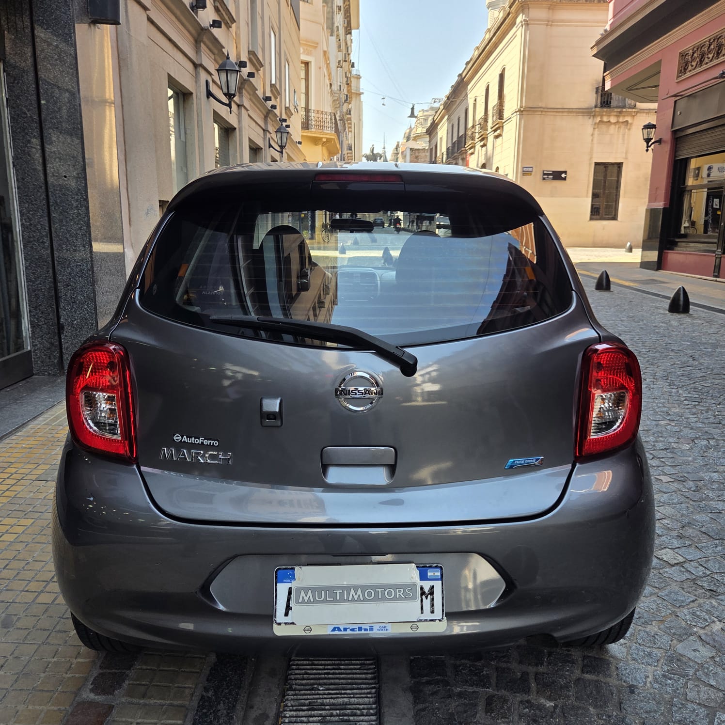 Mira esta publicación de Nissan March 2017 en Motordil