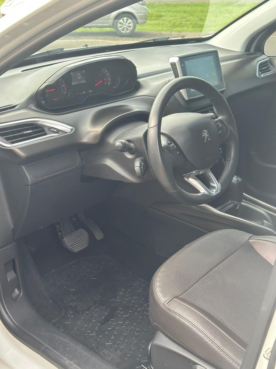 Mira esta publicación de Peugeot 2008 2021 en Motordil