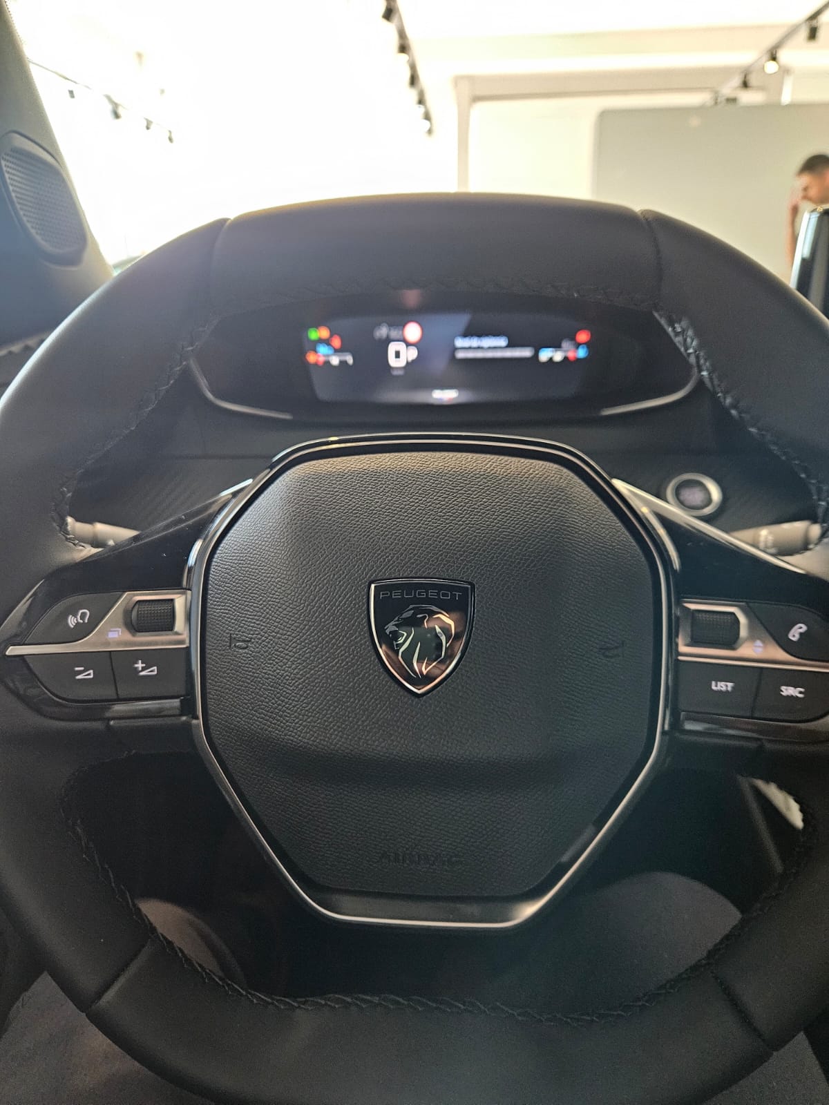 Mira esta publicación de Peugeot 2008 2026 en Motordil