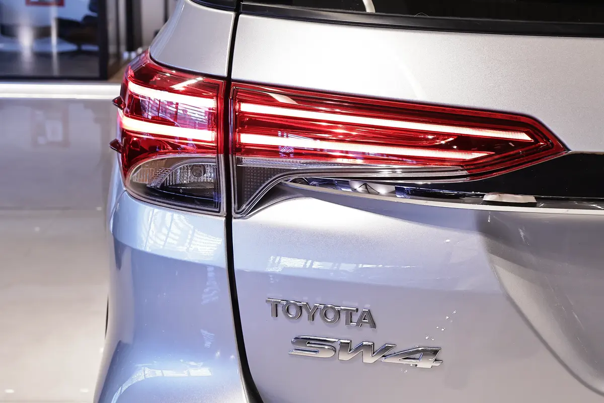 Mira esta publicación de Toyota SW4 2018 en Motordil