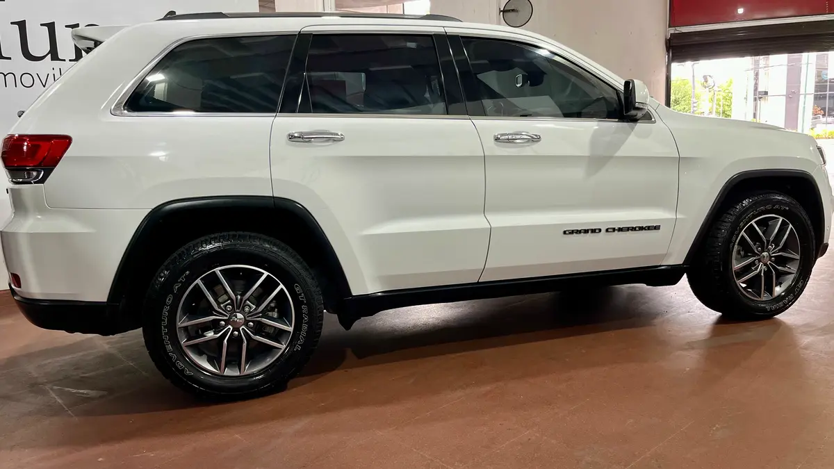 Mira esta publicación de Jeep Grand Cherokee 2018 en Motordil