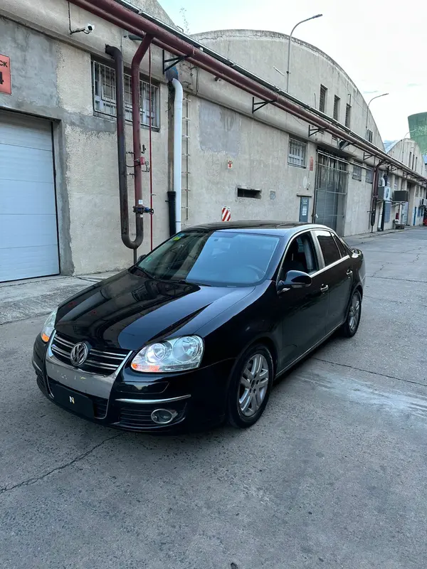 Mira esta publicación de Volkswagen Vento 2006 en Motordil