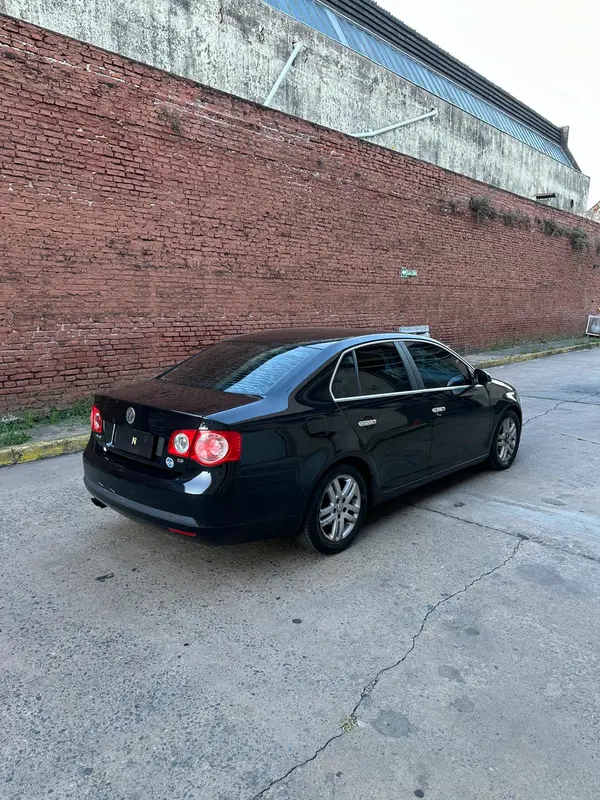 Mira esta publicación de Volkswagen Vento 2006 en Motordil
