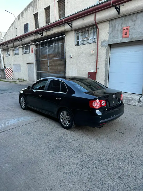 Mira esta publicación de Volkswagen Vento 2006 en Motordil