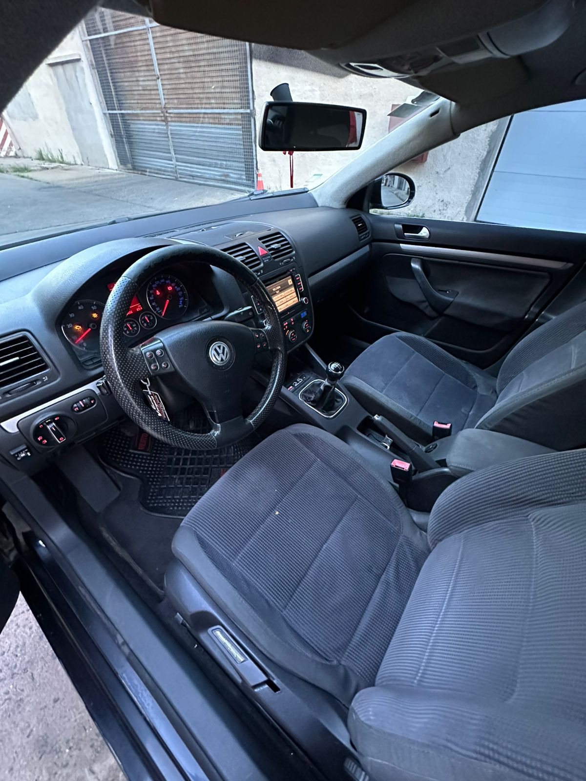 Mira esta publicación de Volkswagen Vento 2006 en Motordil