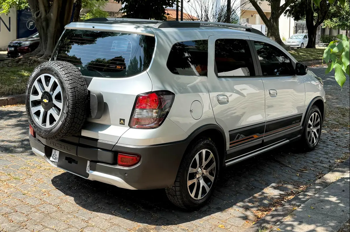 Mira esta publicación de Chevrolet Spin 2014 en Motordil