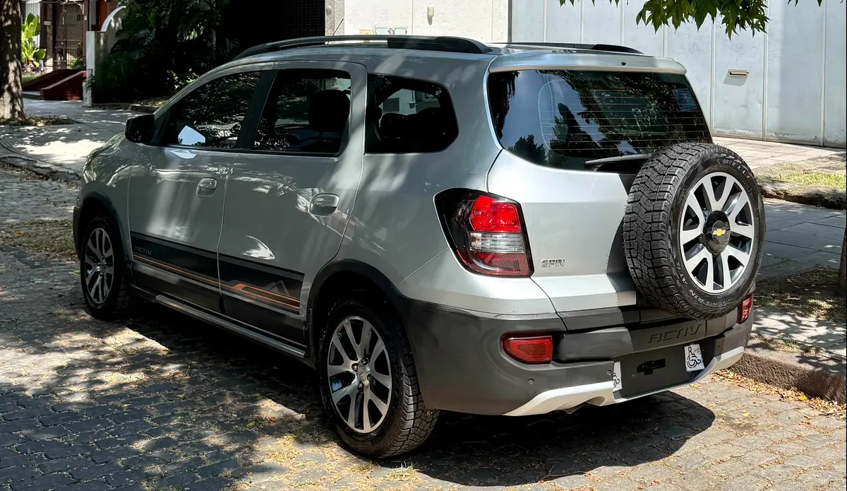 Mira esta publicación de Chevrolet Spin 2014 en Motordil