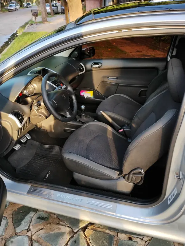 Mira esta publicación de Peugeot 207 Compact 2011 en Motordil