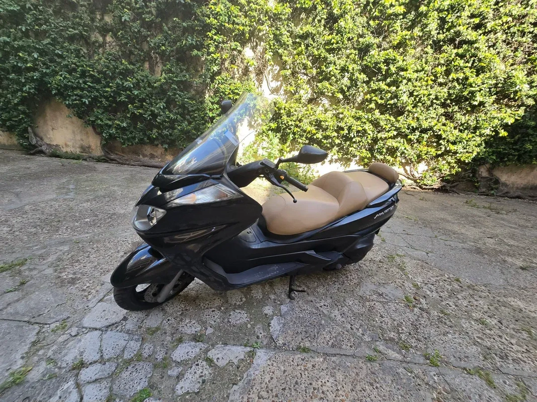 Mira esta publicación de Yamaha 400 YP 2009 en Motordil