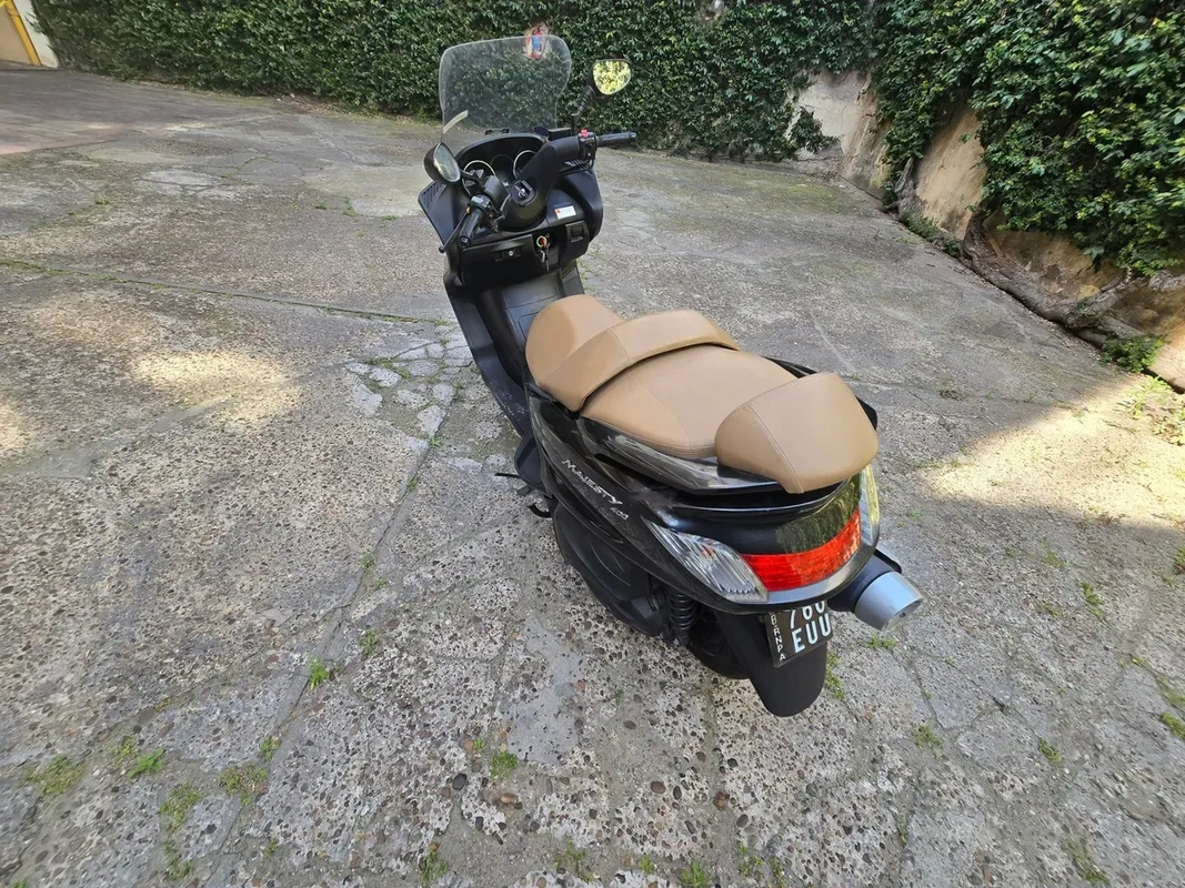 Mira esta publicación de Yamaha 400 YP 2009 en Motordil