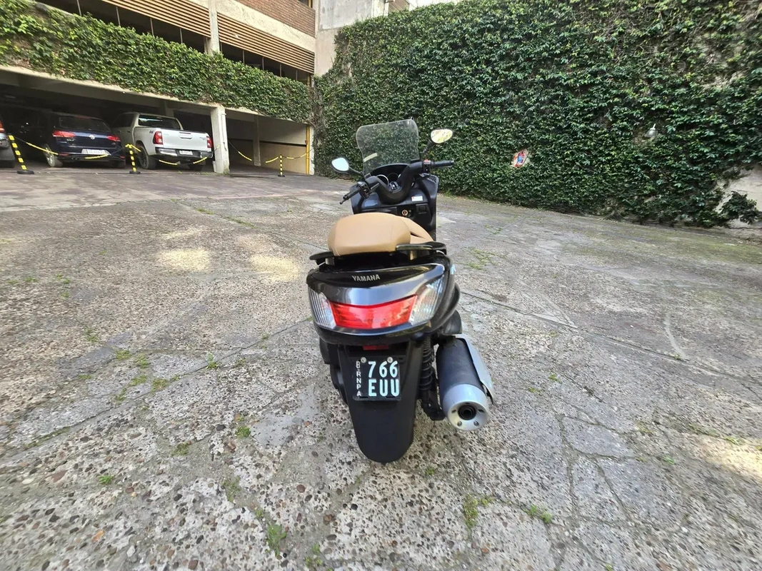 Mira esta publicación de Yamaha 400 YP 2009 en Motordil