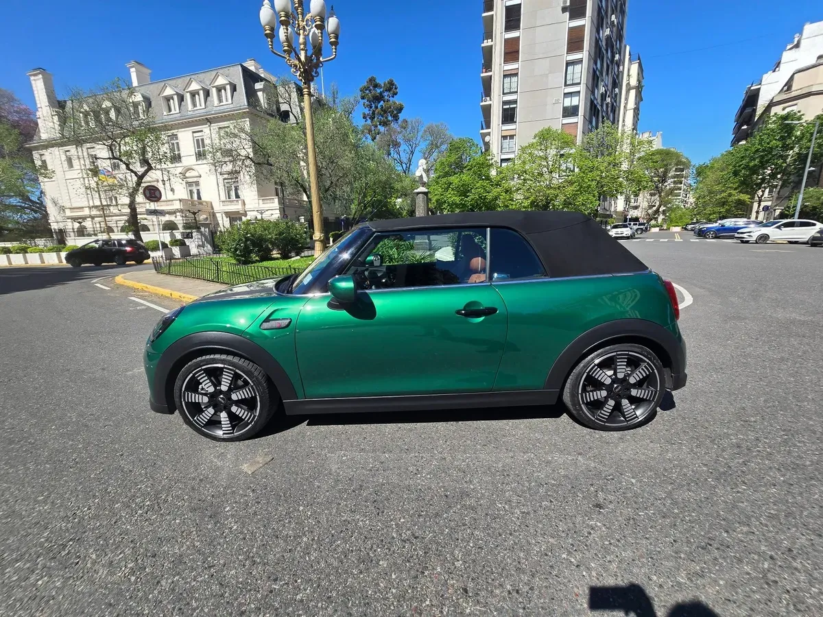 Mira esta publicación de Mini Cooper 2024 en Motordil