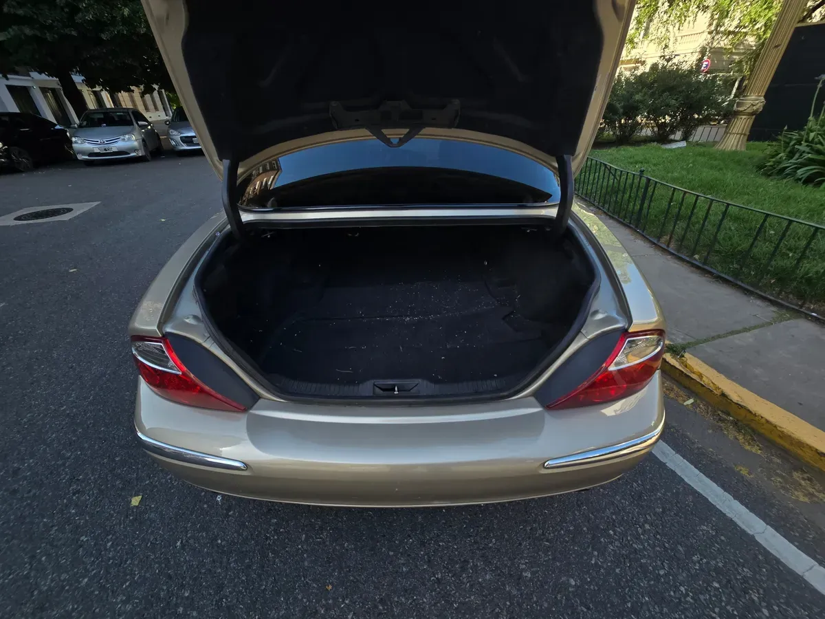 Mira esta publicación de Jaguar S Type 1999 en Motordil