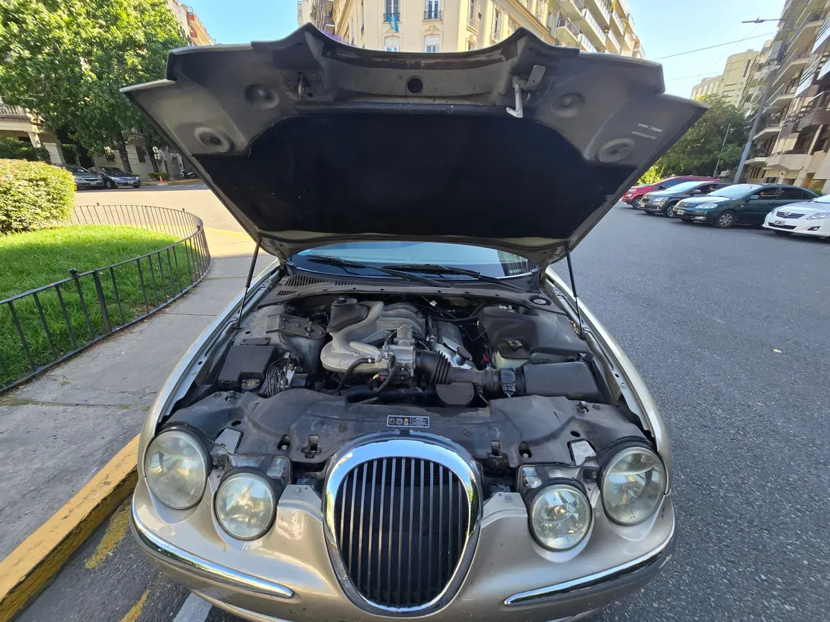 Mira esta publicación de Jaguar S Type 1999 en Motordil