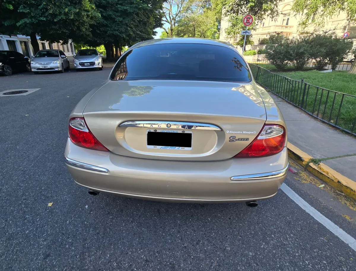 Mira esta publicación de Jaguar S Type 1999 en Motordil