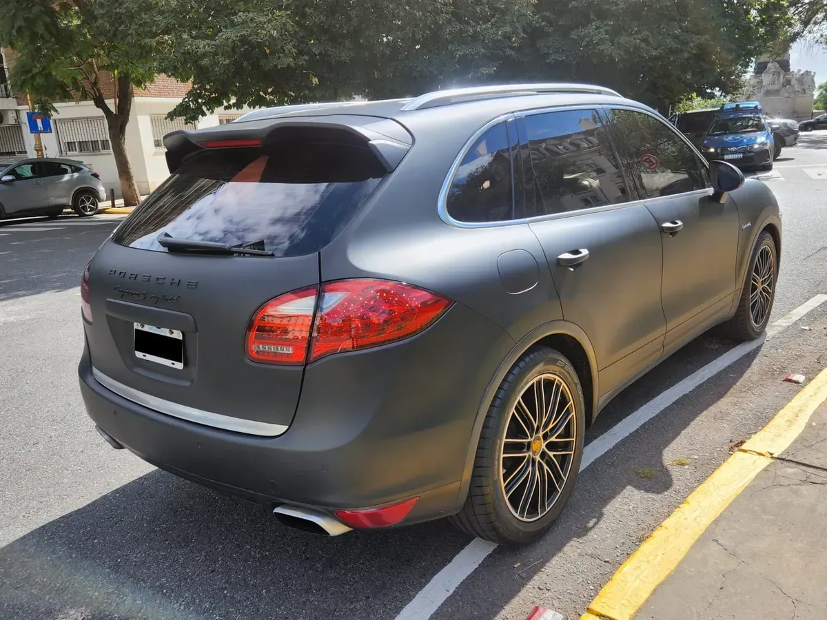 Mira esta publicación de Porsche Cayenne 2012 en Motordil